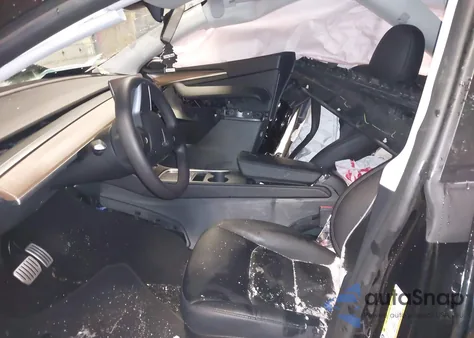 2023 Tesla Model Y Awd/Performance Dual Motor All-Wheel Drive z USA, uszkodzony, nr VIN 7SAYGDEF2PF862119